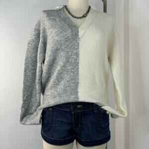 NWT Split Dye Gray Cream V-Neck Sweater Medium Bartolini